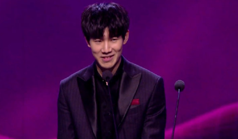 特里展现了 特里展现了