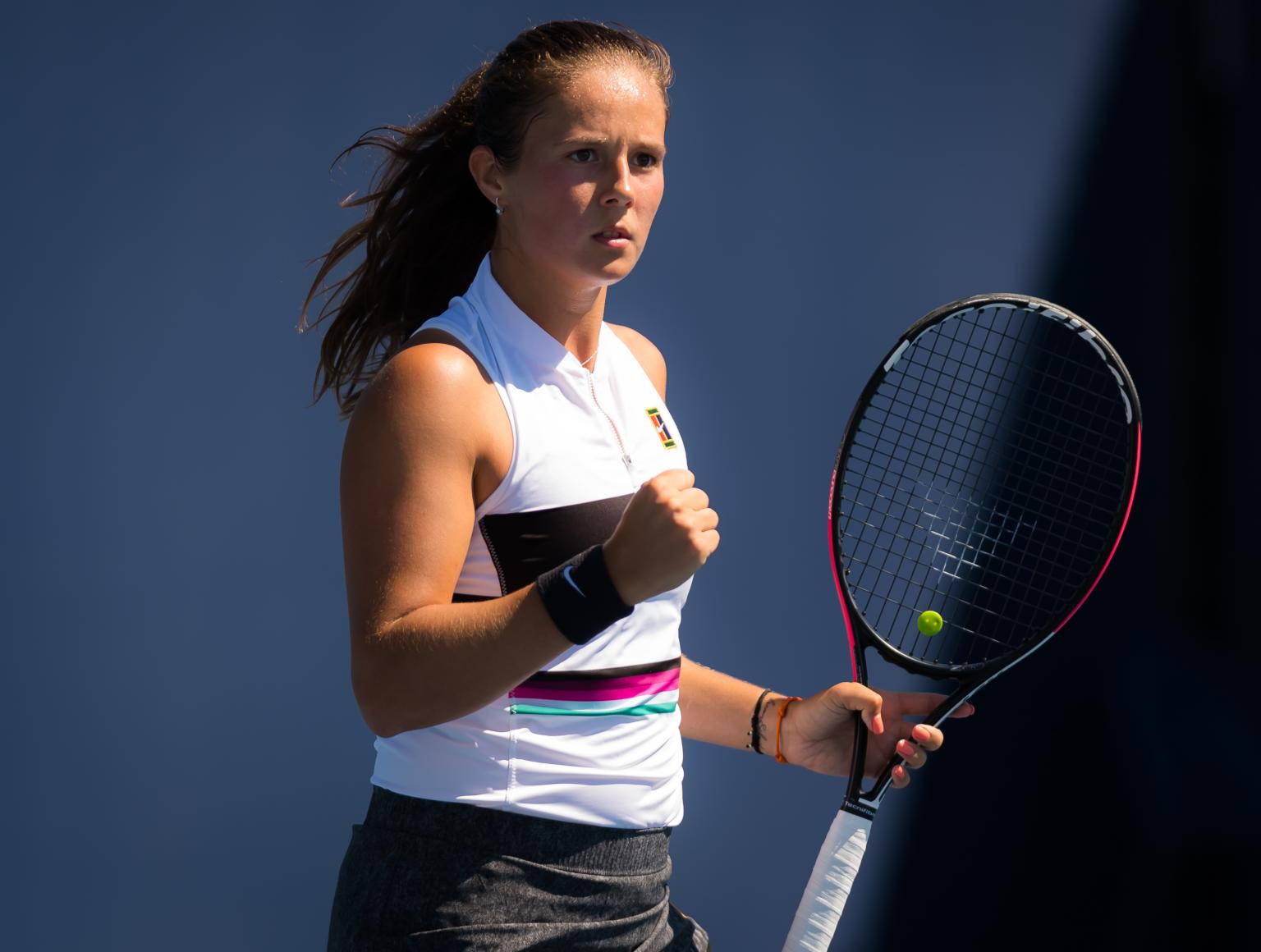 着这两个国 着这两个国