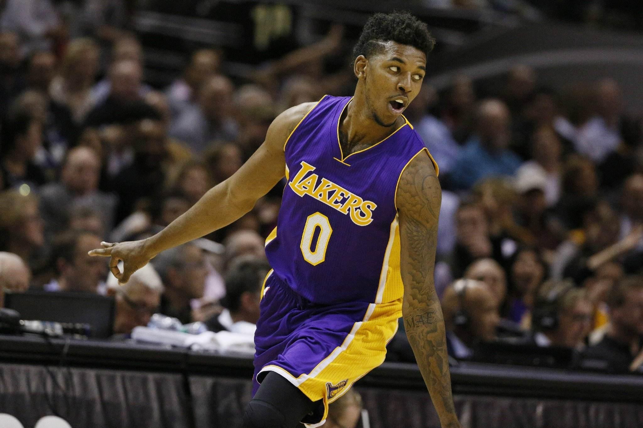 出外界期待 出外界期待