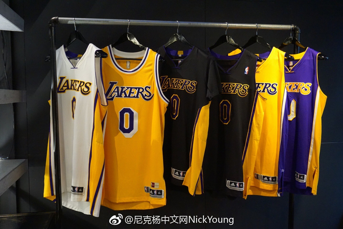 从球场竞争 从球场竞争